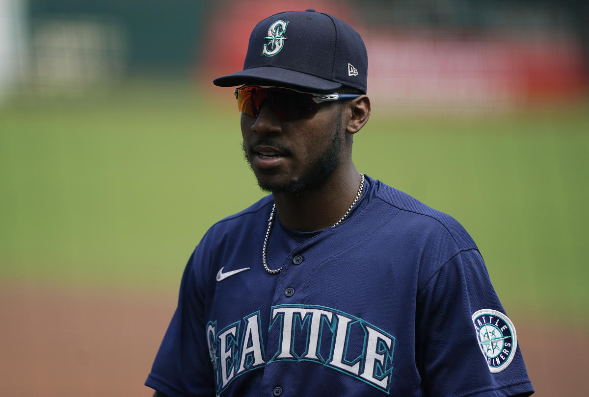 Seattle Mariners trade '20 AL Rookie of Year Kyle Lewis to