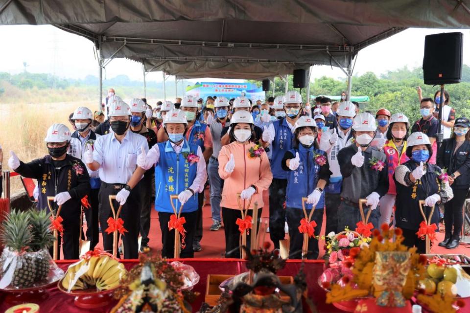 古坑連結斗六重要橋梁水碓南橋老舊，斥資二億六千多萬動土改建。（記者陳正芬攝）