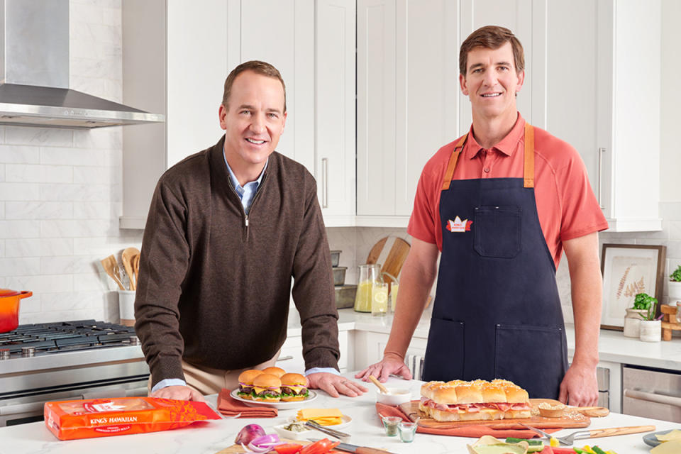 Eli and Peyton Manning for King's Hawaiian<p>Courtesy of King's Hawaiian</p>