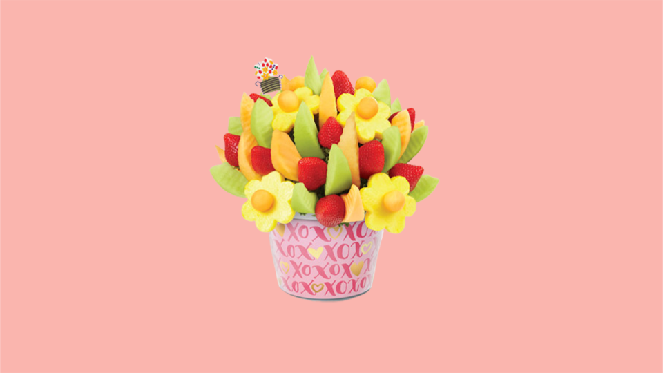 Best gifts for girlfriends: Delicious Love fruit bouquet