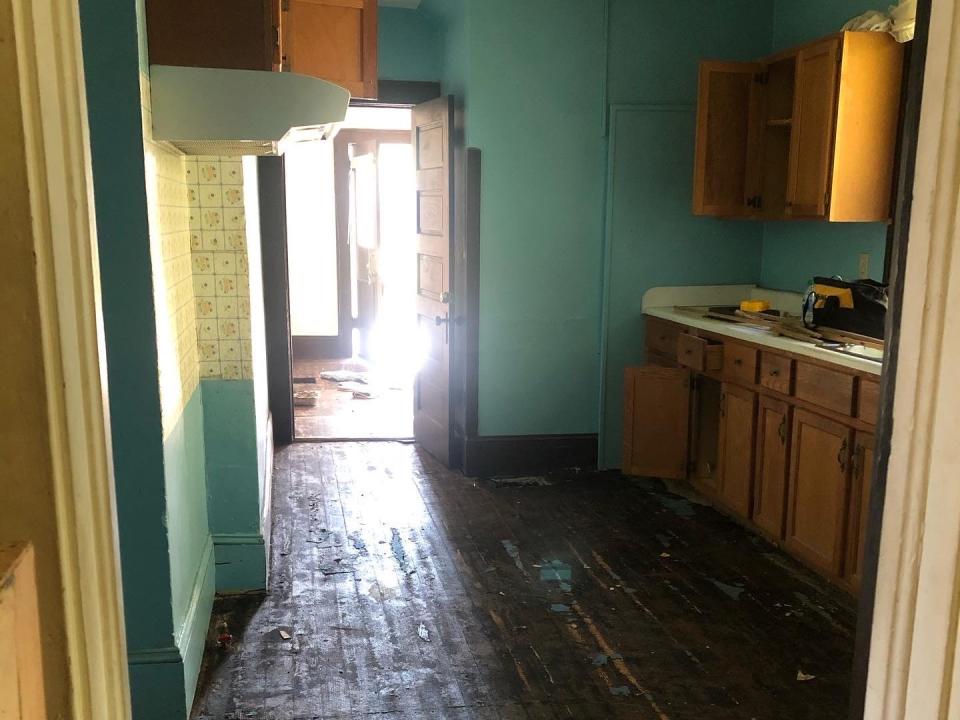 The kitchen before it was renovated.