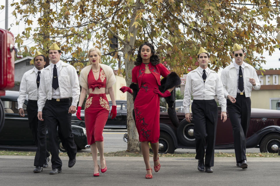 "Hollywood" stars (from left) Jeremy Pope, Picking, Samara Weaving, Laura Harrier, Darren Criss and David Corenswet.  (Photo: Netflix )