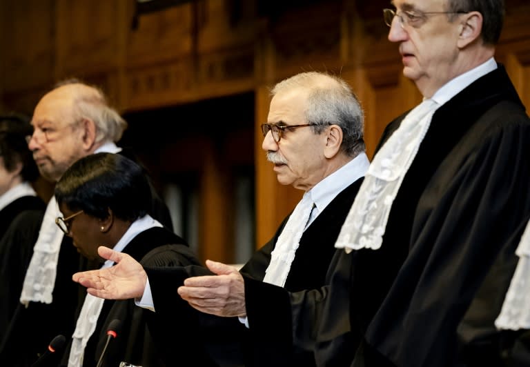 Nawaf Salam (c), presidente de la Corte Internacional de Justicia, abre la sesión del caso presentado por Nicaragua contra Alemania, el 8 de abril de 2024 en La Haya (Robin van Lonkhuijsen)