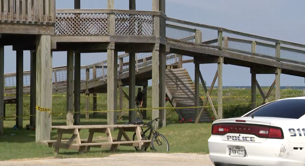 The site of the walkway collapse in Surfside Beach, Texas (KENS5)