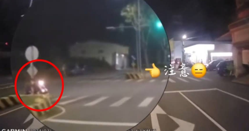 一名阿嬤無視紅燈就從左方闖出，讓司機驚恐萬分。（圖／翻攝TikTok）