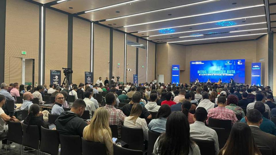 Más de 400 personas asistieron al foro de Valora Analitik y El Colombiano sobre inteligencia artificial. Foto: Valora Analitik