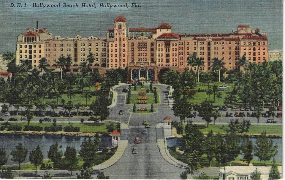 Vintage postcard of the Hollywood Beach resort.