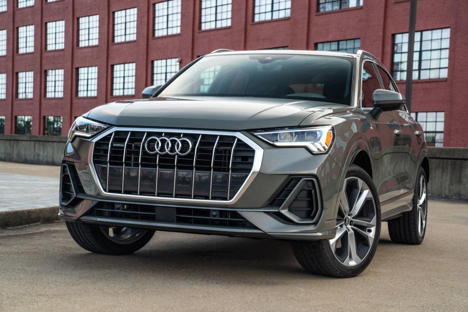 View Photos of the 2019 Audi Q3