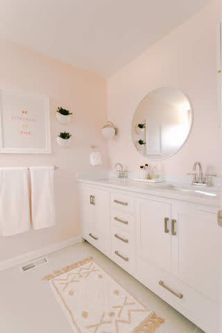 <p><a href="https://abeautifulmess.com/lauras-master-bathroom-makeover-before-after/" data-component="link" data-source="inlineLink" data-type="externalLink" data-ordinal="1">A Beautiful Mess</a></p>