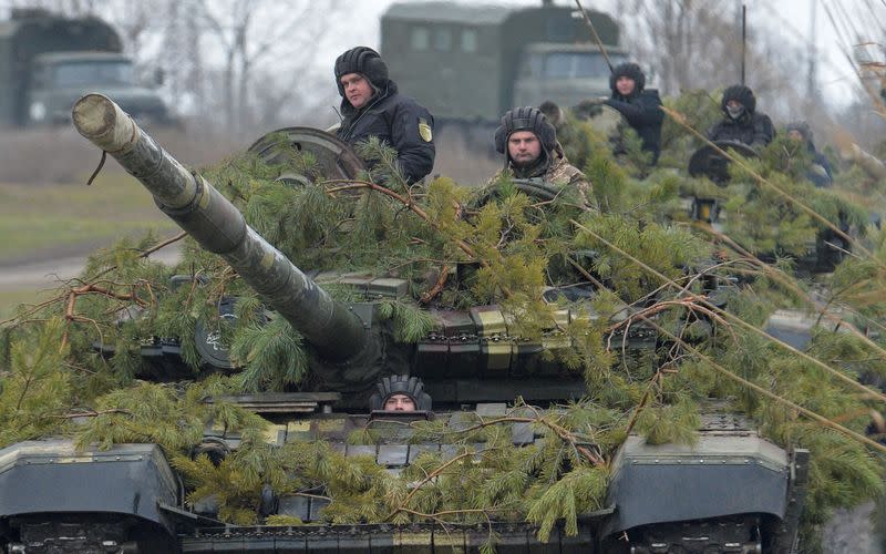 Ukrainian army holds drills in the Luhansk region