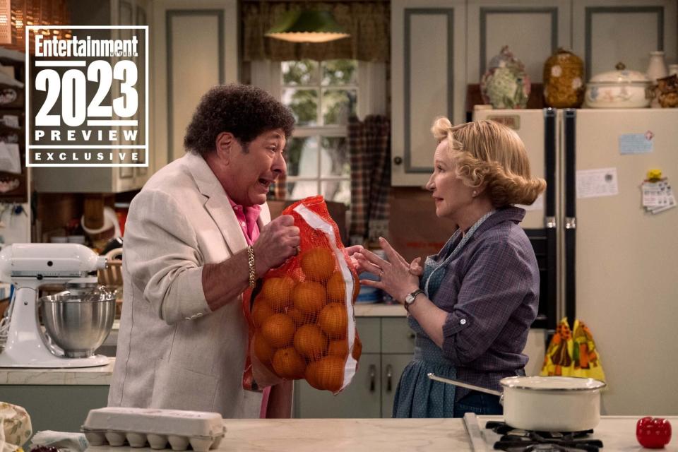 That ‘90s Show. (L to R) Don Stark as Bob Pinciotti, Debra Jo Rupp as Kitty Forman in episode 106 of That ‘90s Show. Cr. Patrick Wymore/Netflix © 2022