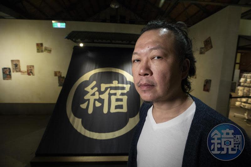 鄭鴻展的微縮作品於華山文化園區展出。他說沒想過自己會如此沉迷微縮藝術，如同他小時候熱愛不可思議現象，至今即便52歲了仍喜歡聊。