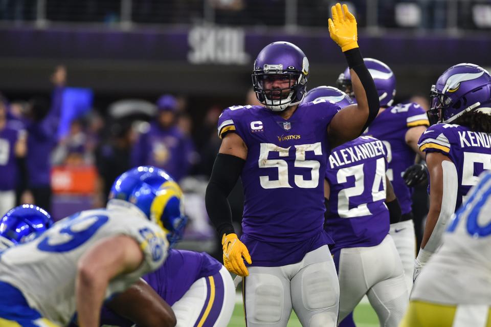 Minnesota Vikings outside linebacker Anthony Barr (55) directs the defense against the Los Angeles Rams during the third quarter at U.S. Bank Stadium.