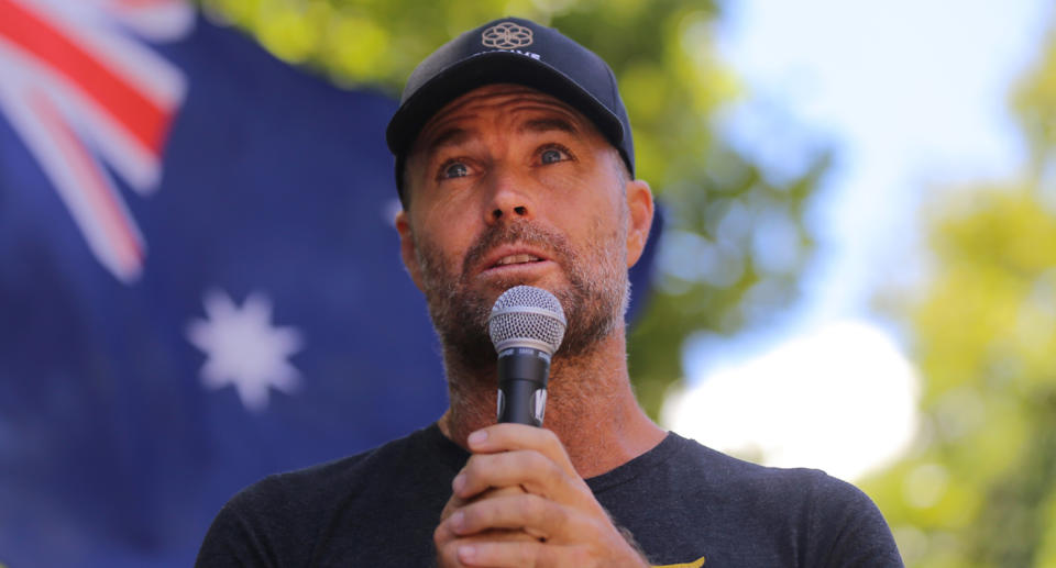 Pete Evans addressed the crowd, telling them he hoped to represent them in parliament. Source: AAP