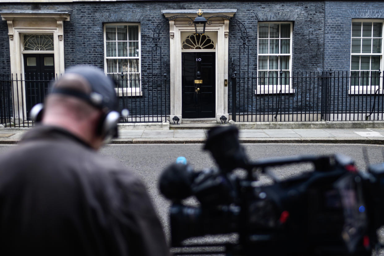 LONDON, ENGLAND - MARCH 27: Television crews are seen outside Number 10 Downing Street on March 27, 2020 in London, England. British Prime Minister Boris Johnson announced this morning that he has tested positive for Coronavirus (COVID-19). The Coronavirus (COVID-19) pandemic has spread to at least 182 countries, claiming over 20,000 lives and infecting hundreds of thousands more.  (Photo by Peter Summers/Getty Images)