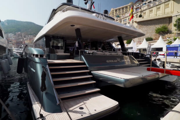 Luxe et raffinement à bord du yacht de Rafael Nadal.