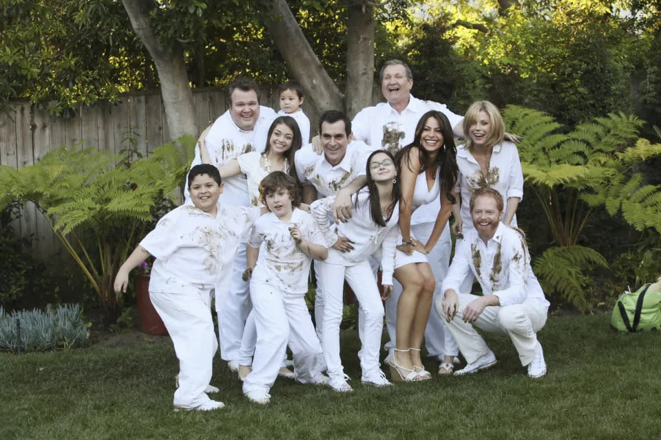 Die Hauptdarsteller – Rico Rodriguez, Eric Stonestreet, Sarah Hyland, Nolan Gould, Ty Burrell, Ed O'Neill, Sofia Vergara, Julie Bowen und Jesse Tyler Ferguson – in der ersten Staffel von Modern Family. (Bild: Getty Images)