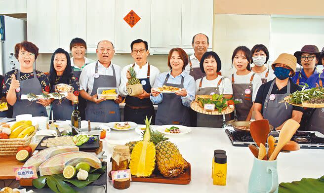 法餐南霸天主廚簡天才集結屏東社區特色農特產品，透過料理手法，端出屬於屏東味的法式料理饗宴。（林和生攝）