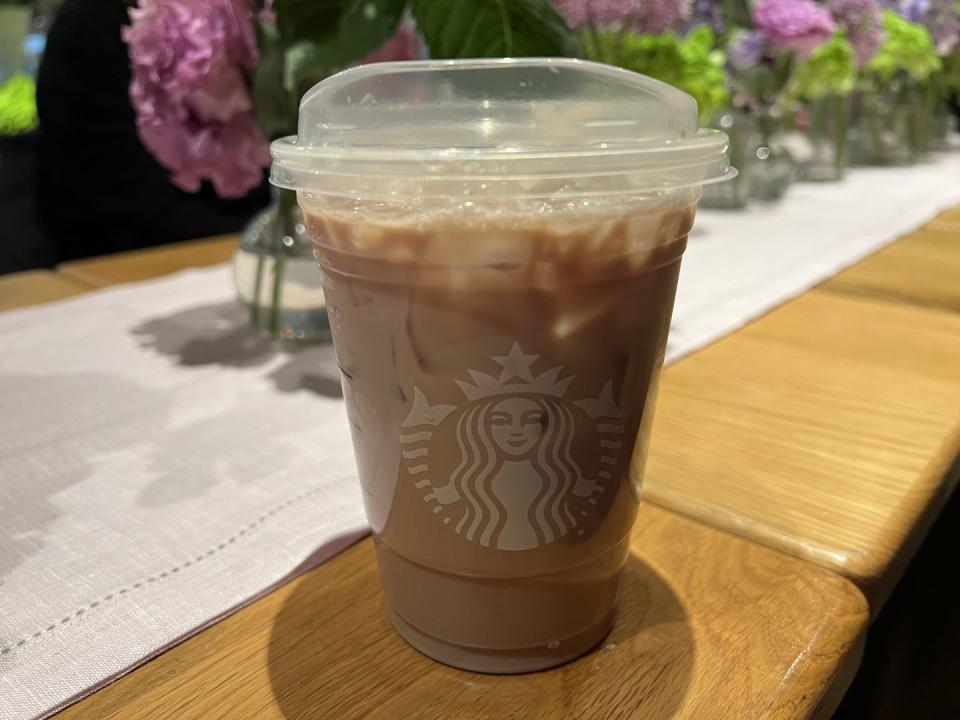 starbucks iced lavender oatmilk latte