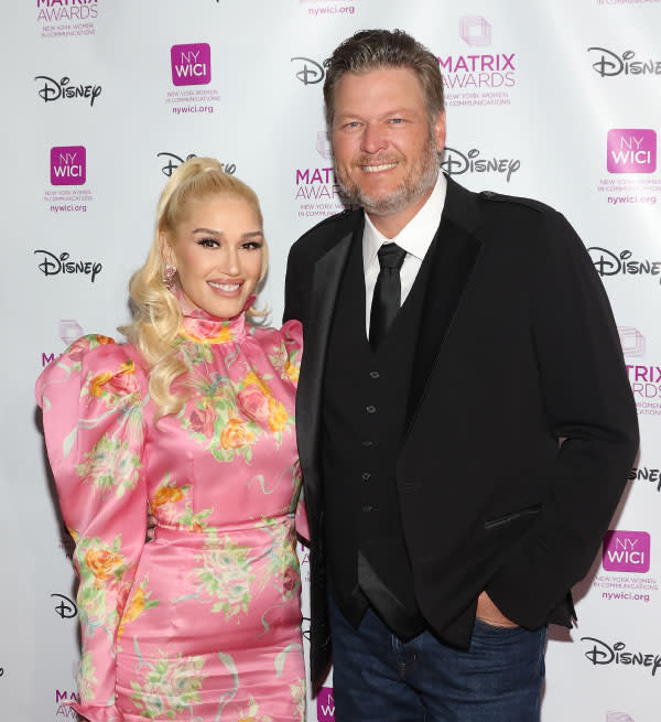 gwen-stefani-happy-blake-shelton