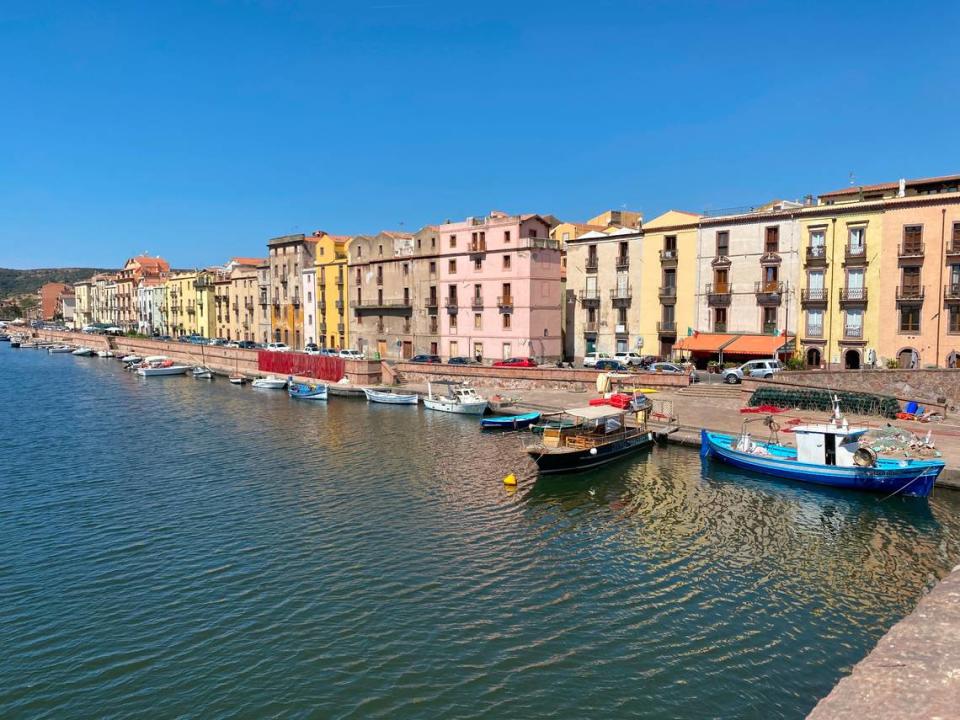 Río Temo, en Bosa, es el único río navegable de la isla.