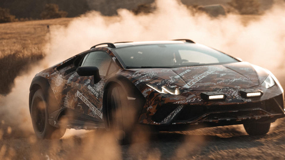 Lamborghini才剛釋出量產規格Huracán Sterrato預告影片。(圖片來源/ Lamborghini)
