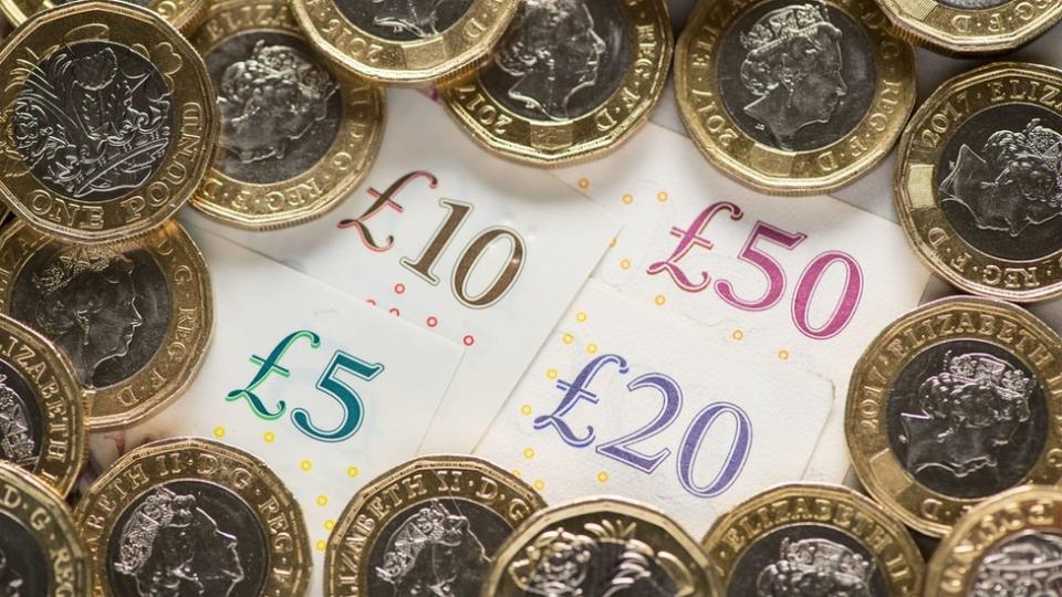 New minimum wage plans to be proposed in Guernsey