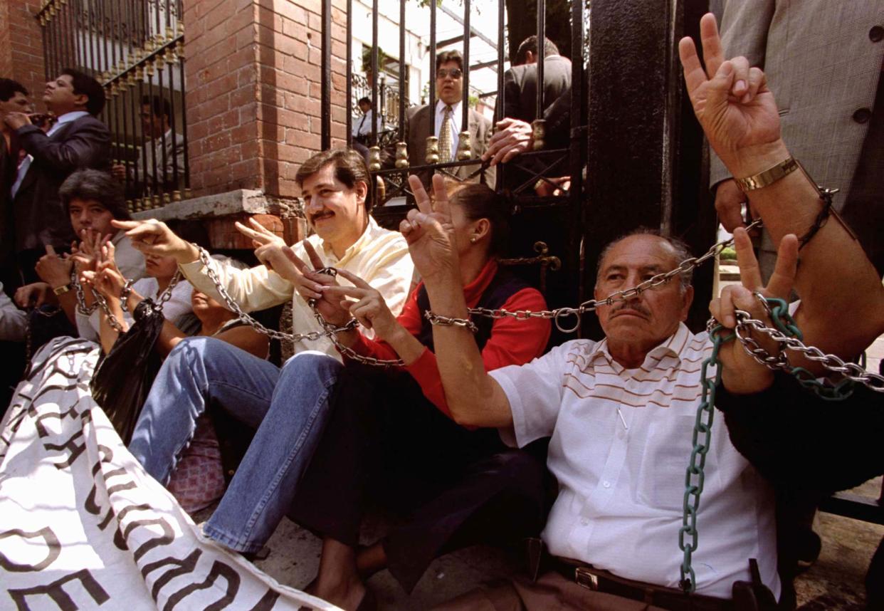 El Fobaproa convertido en deuda pública provocó diversas protestas en México durante 1998. (Reuters)