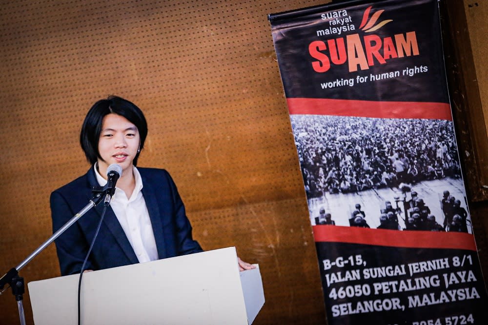 Suaram programme manager Dobby Chew speaks at the launch of the Suaram Human Rights Report 2019 in Kuala Lumpur December 9, 2019. — Picture by Hari Anggara