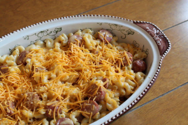 <strong>Get the <a href="https://mymommyworld.com/easy-dinner-recipes-mac-and-cheesedog-casserole/#_a5y_p=5816768" target="_blank">Mac And Cheese Dog Casserole recipe</a>&nbsp;from My Mommy World</strong>