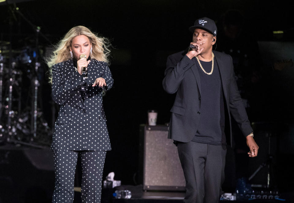 Beyonce y Jay-Z se presentan en un acto de campaña de Hillary Clinton en Cleveland en esta foto de archivo del 4 de noviembre del 2016. (Foto AP/Matt Rourke, Archivo)