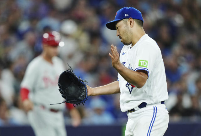 Biggio hit by pitch to force in tiebreaking run in 8th, Blue Jays beat  Phillies 2-1