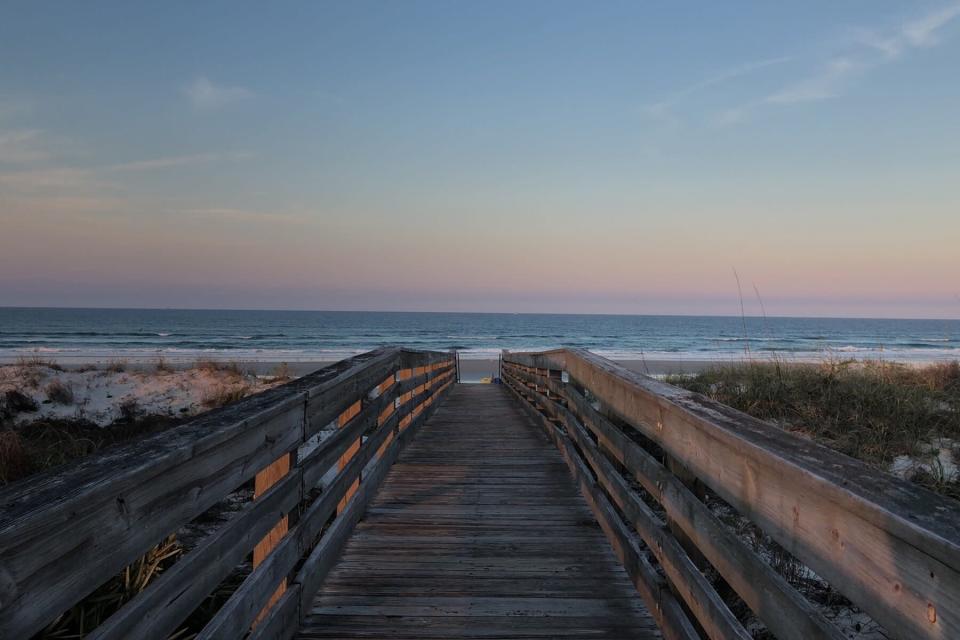 Walkway to the shore on New Smyrna Beach