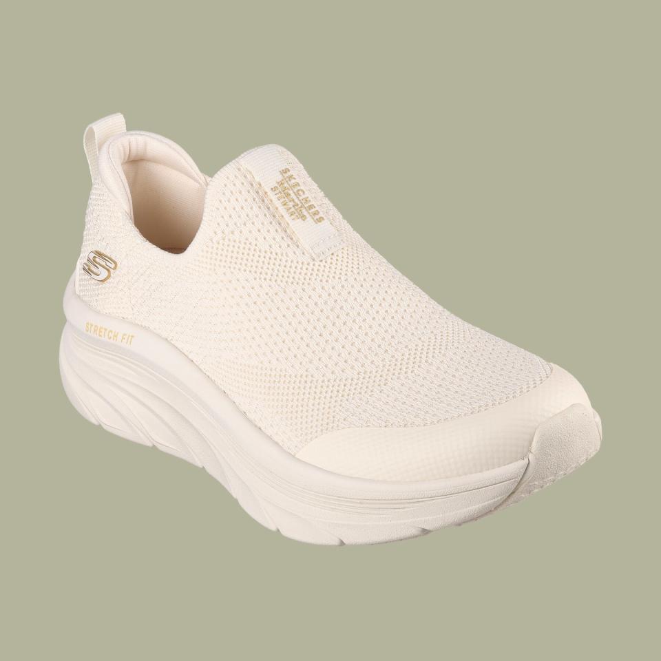 Skechers D'Lux Walker Shoe