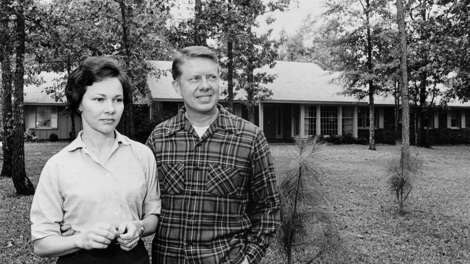 Jimmy and Rosalynn Carter in front of their home 1965. (Carter family photo / Jimmy Carter Library)