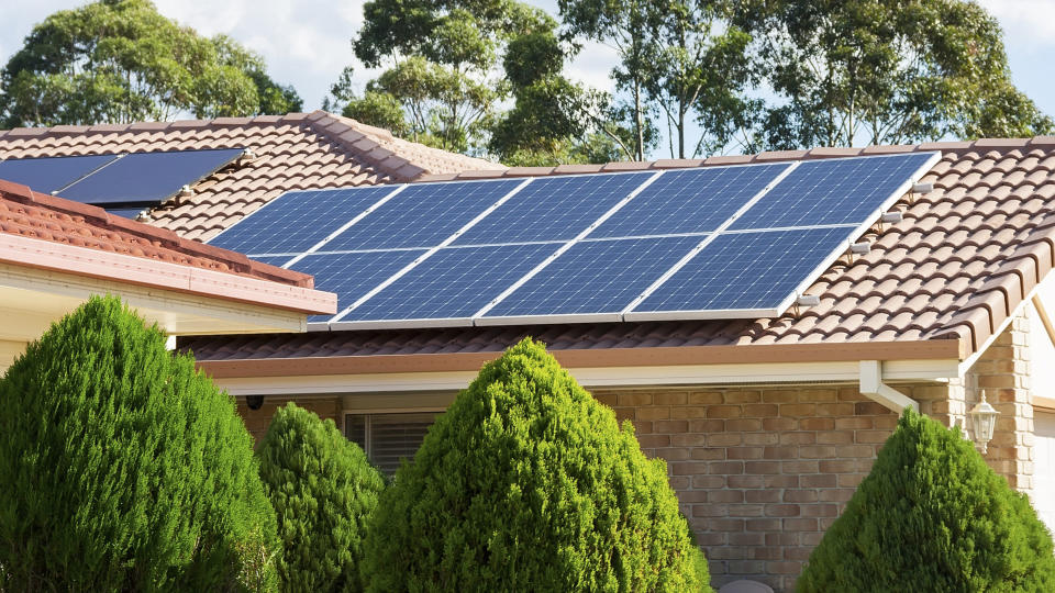 Los paneles solares son más costosos, pero tienen una durabilidad de varias décadas