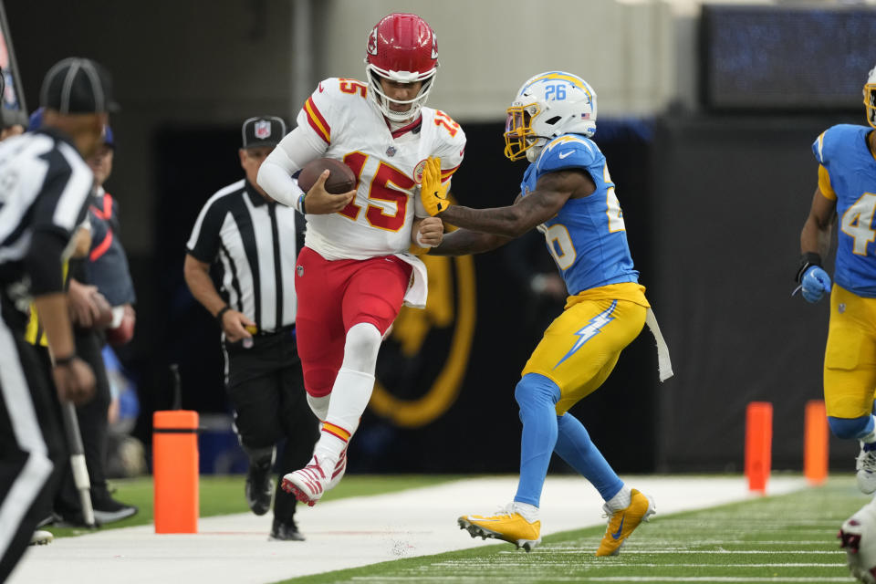 Patrick Mahomes and Travis Kelce help Chiefs rally for 1710 win over