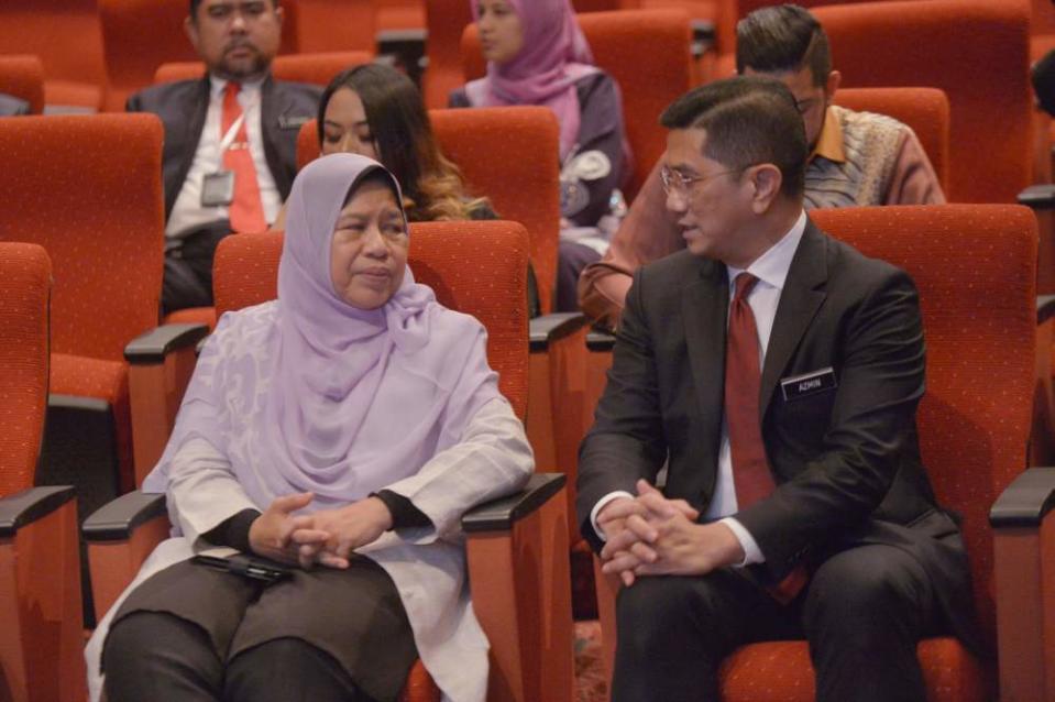 Zuraida said Azmin and his team of 11 MPs are waiting for the phone call from Istana Negara. ― Picture by Shafwan Zaidon