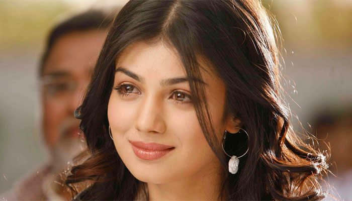 She was bubbly, pleasant, and became an instant fan-favorite in the early 2000s. Coming from an upper middle class family of mixed-culture in Bombay, Ayesha Takia made and early entry, and again an equally early exit from the dreamland of Bollywood. But why couldn't stardom enthrall her?