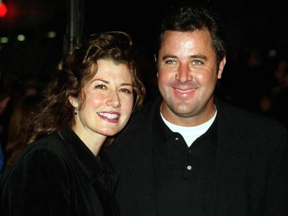 Amy Grant (L) and Vince Gill (R) arrive at the Barbra Streisand concert at Madison Square Garden in New York, 27 September 2000. Streisand has announced her performances 27 and 28 September will be the last of her career