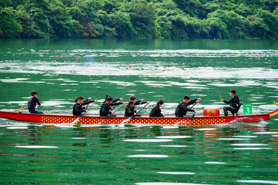 全國中等學校運動會，台中市學校代表隊金牌數及總獎牌數暫居全國第一。（記者徐義雄翻攝）