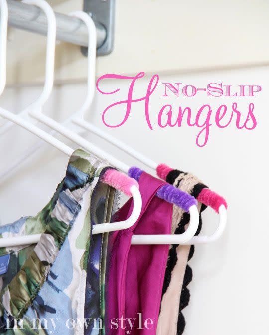 How You Hang Your Clothes Can Help You Dress Better - WWTNT