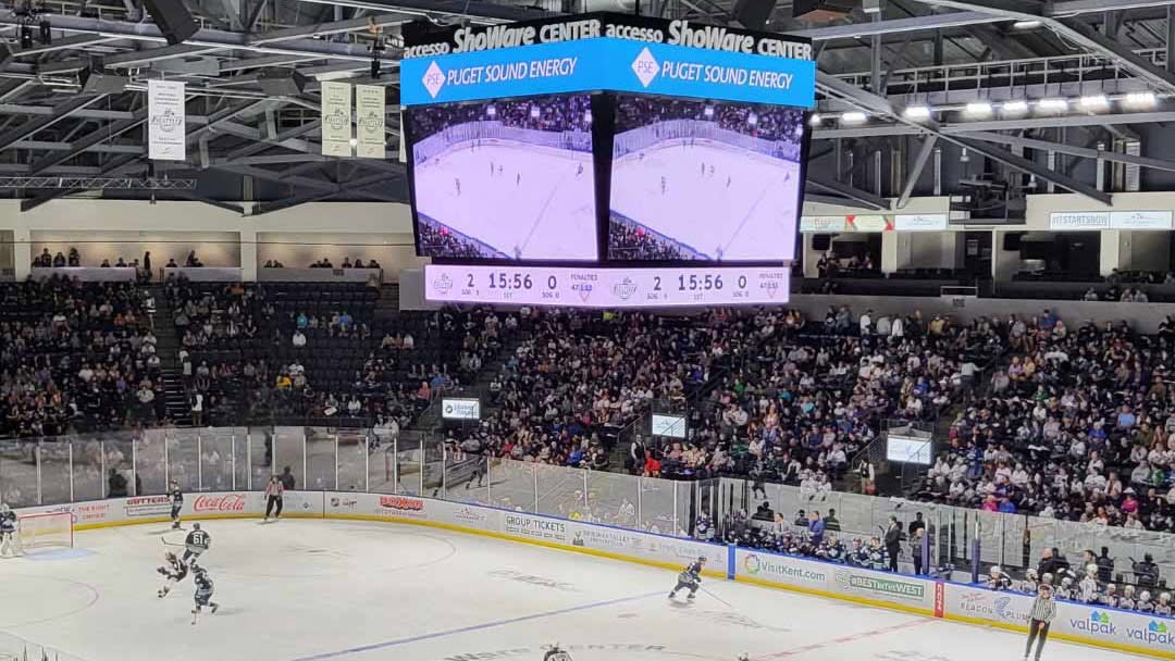  Four Daktronics video and two ring displays form 1,270-square-foot visual centerpiece. 