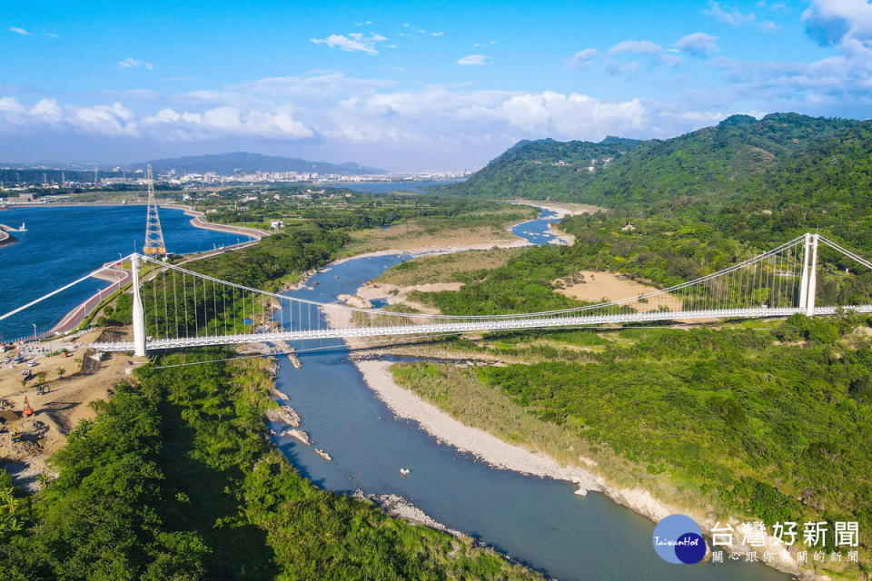 桃園市政府水務局「大漢溪跨河休憩路廊銜接工程」中庄吊橋。