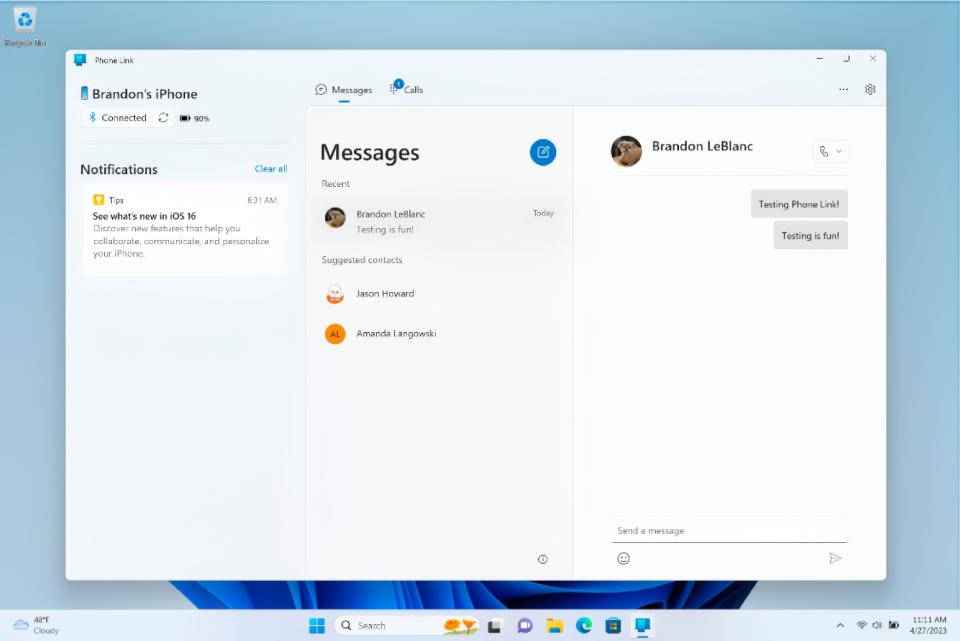 Screenshot of the Phone Link app on a Windows 11 desktop, showing a user's synced iPhone messages.