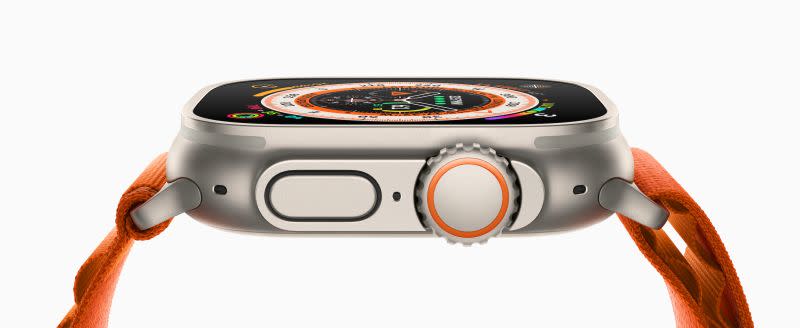 ▲適合極限運動的Apple watch Ultra（25900元起），歷代最大螢幕，且續航高達60小時，再加上平整藍寶石水晶玻璃錶面。（圖／官方提供）