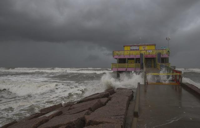 Tropical Storm Beta's Choppy Seas Cause Partial Collapse of Galveston's  61st Street Fishing Pier - Yahoo Sports