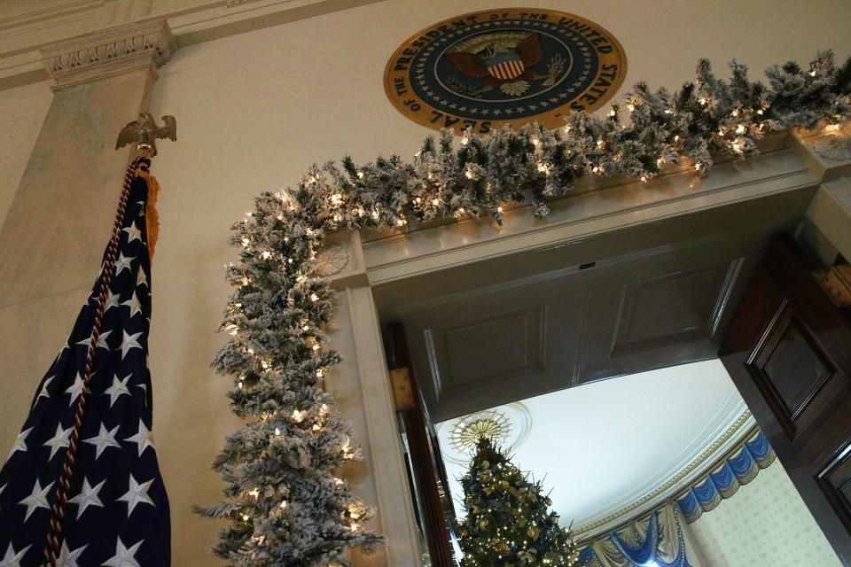 Melania Trump unveils Christmas at the White House