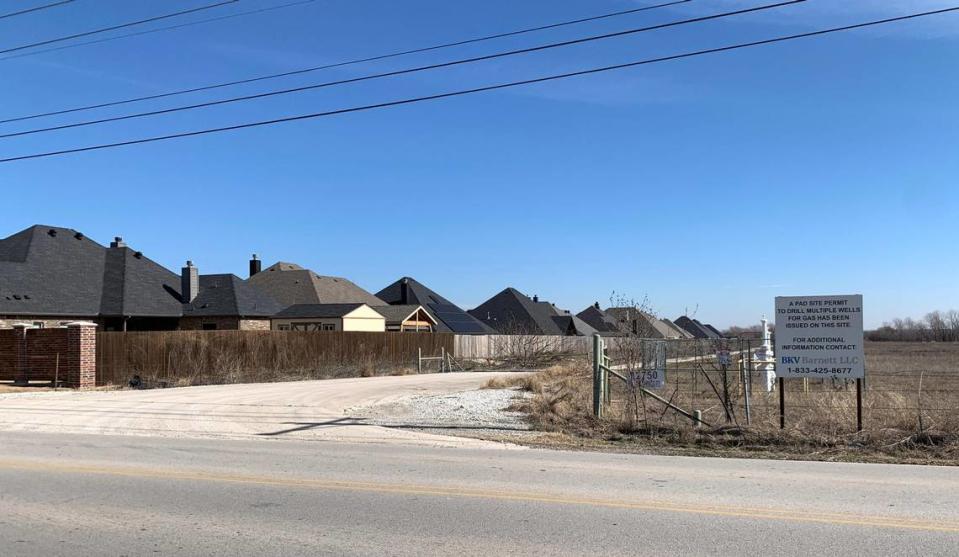 The western border between 12650 Willow Springs Road and the Spring Ranch subdevelopment.