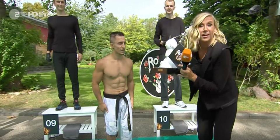 Knapp am Weltrekord vorbei, aber eine Mainzelmann-Statuette gab es trotzdem für Harun Özedmir. (Bild: ZDF)